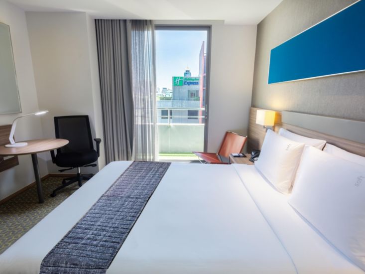 Holiday Inn Express Bangkok Sathorn