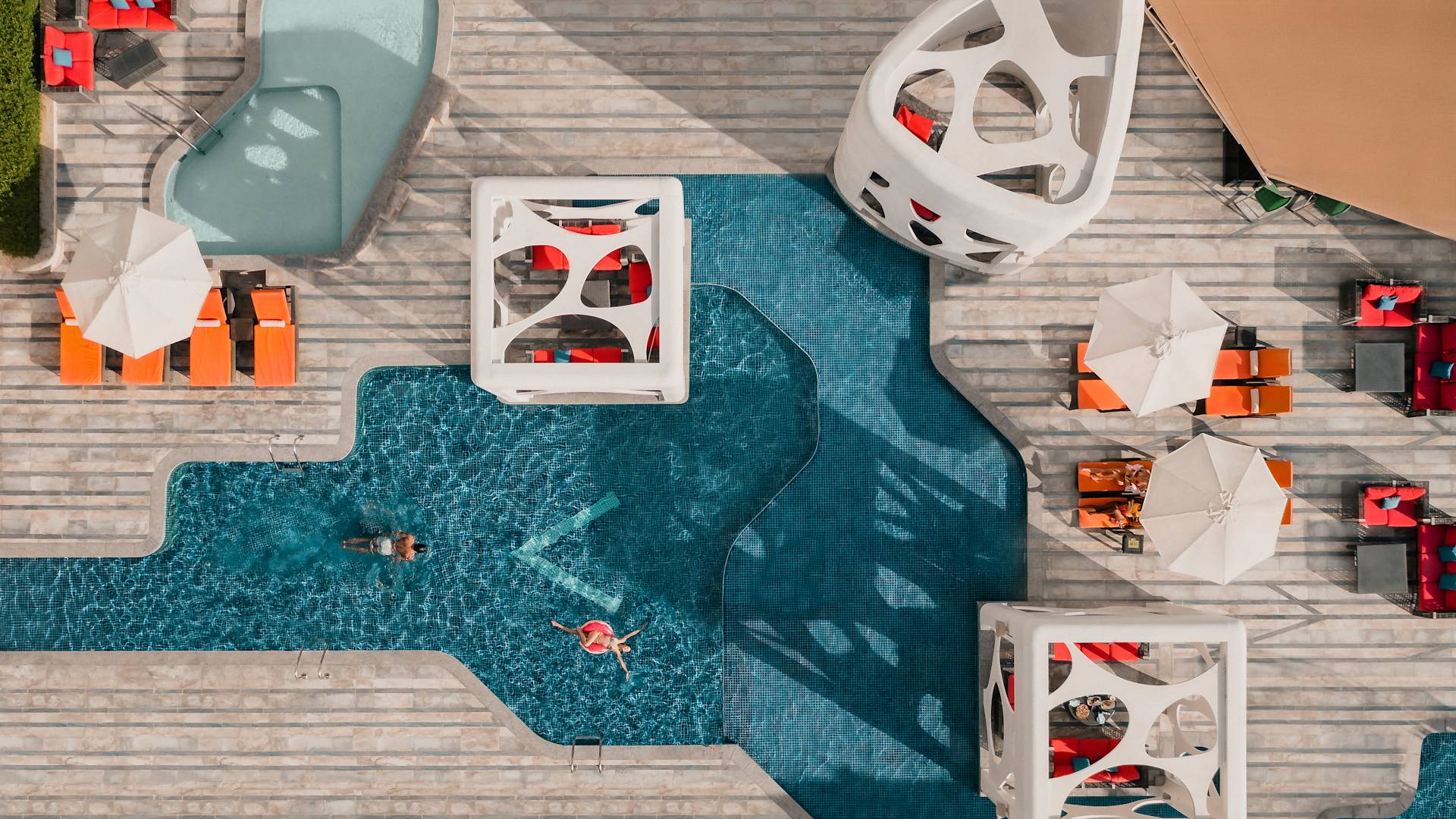 V Hotel Dubai, Curio Collection by Hilton